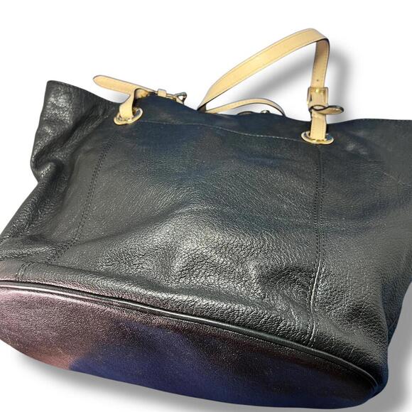 Michael Kors Astor Pebbled Leather Tote Bag Black Beige Trim Gold Logo Charm - Picture 10 of 11
